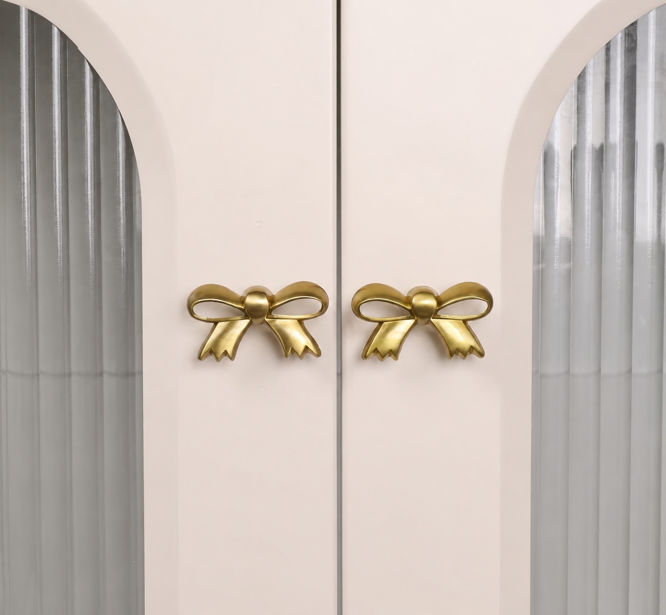 Modern Handles & Knobs T26020 in Solid brass for cabinets, wardrobes and furniture, product number T26020, T26020
